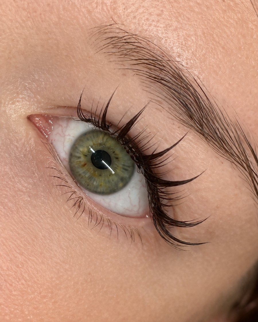 Anime volume lash extensions